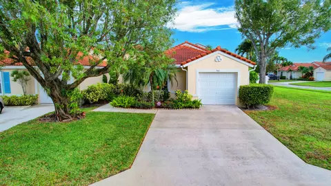 7911 Highsmith Ct, Lake Worth, FL 33467