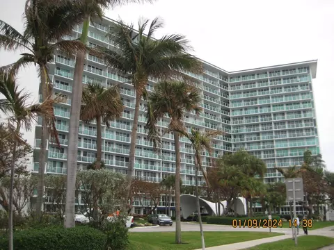 333 NE 21st Ave #416, Deerfield Beach, FL 33441