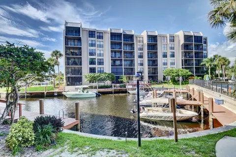 21 Royal Palm Way #504, Boca Raton, FL 33432