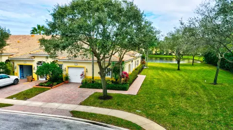 2270 Windjammer Way, West Palm Beach, FL 33411