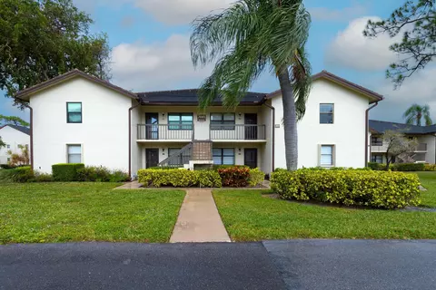 7665 Tahiti Ln #202, Lake Worth, FL 33467