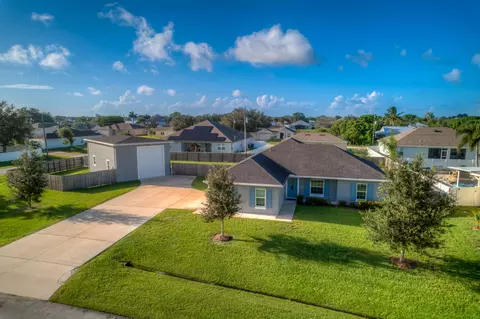 375 SW Alcan Dr, Port Saint Lucie, FL 34953