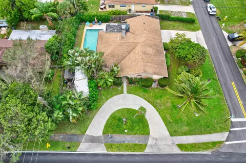 1604 Seabrook Rd, Jupiter, FL 33469