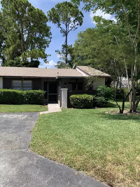 96 Conaskonk Cir, Royal Palm Beach, FL 33411