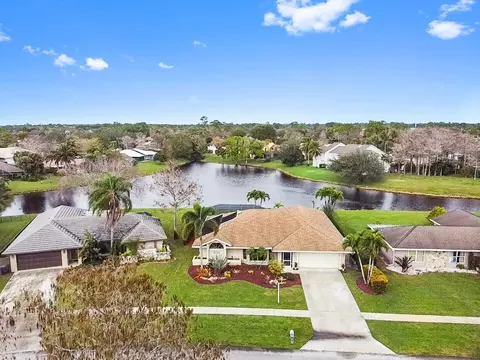 13947 Geranium Pl, Wellington, FL 33414