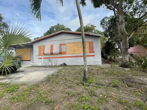 1122 W 26th Ct, Riviera Beach, FL 33404