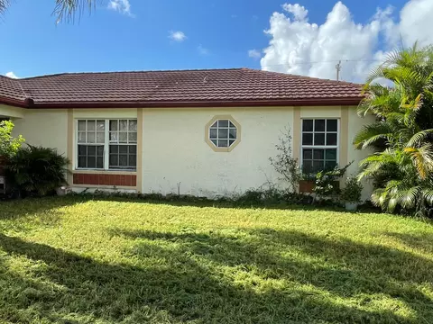 466 SW Dauphin Ave, Port Saint Lucie, FL 34953
