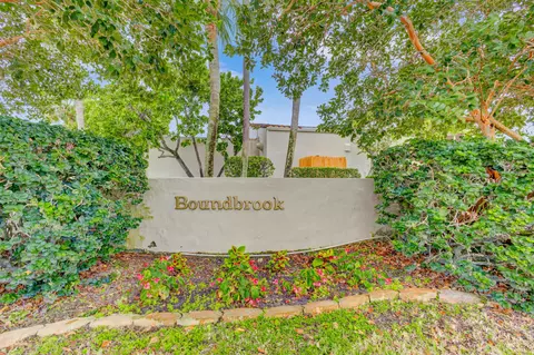 2528 Boundbrook Dr S #102, Palm Springs, FL 33406