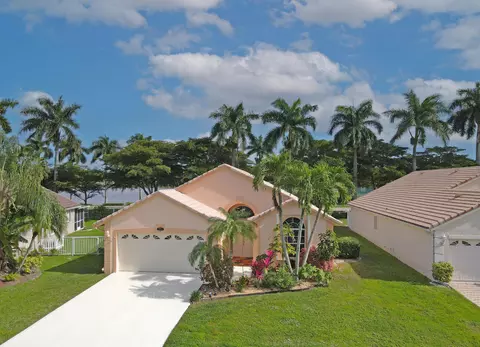 1955 Oak Berry Cir, Wellington, FL 33414