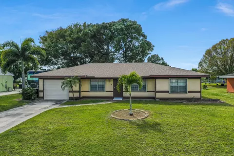 632 SW Everett Ct, Port Saint Lucie, FL 34953