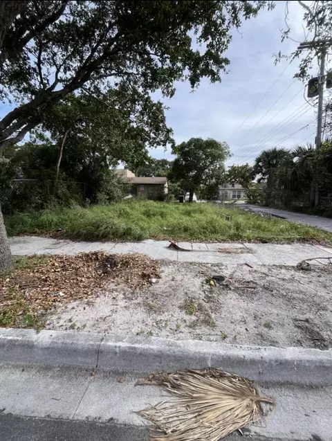 912 Division Ave, West Palm Beach, FL 33401