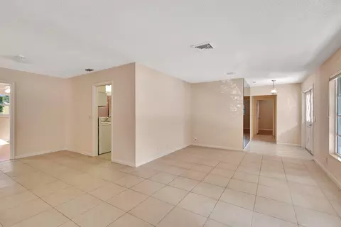 21 W Riverside Dr, Jupiter, FL 33469 photo 18