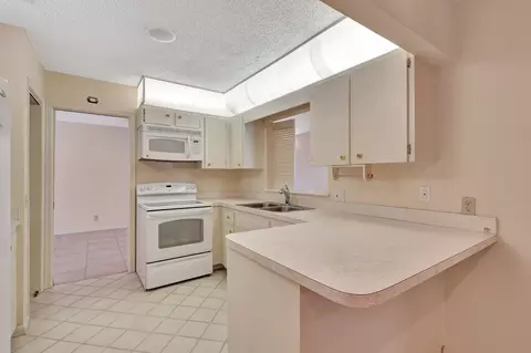 21 W Riverside Dr, Jupiter, FL 33469 photo 11