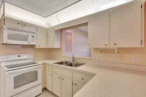 21 W Riverside Dr, Jupiter, FL 33469 photo 16
