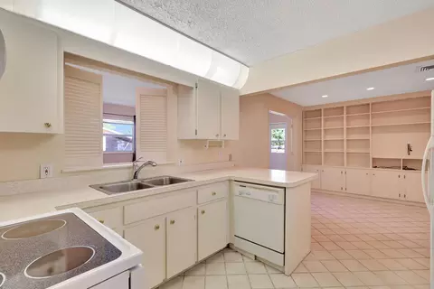 21 W Riverside Dr, Jupiter, FL 33469 photo 12