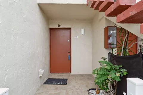 8 Willowbrook Ln #101, Delray Beach, FL 33446