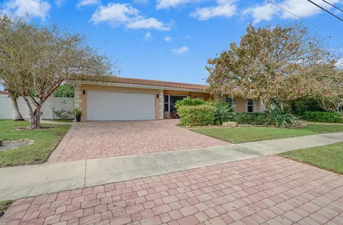 1021 SE 14th Ave, Deerfield Beach, FL 33441