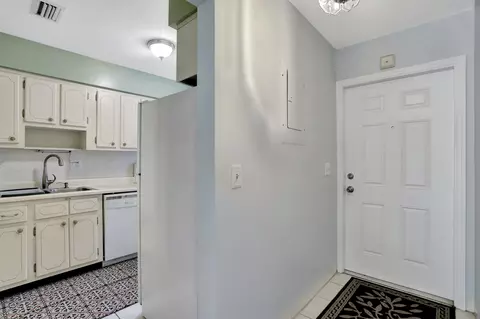 801 Pine Dr #18, Pompano Beach, FL 33060 photo 13