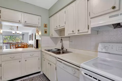 801 Pine Dr #18, Pompano Beach, FL 33060 photo 17