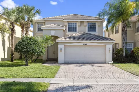 9042 Dupont Pl, Wellington, FL 33414