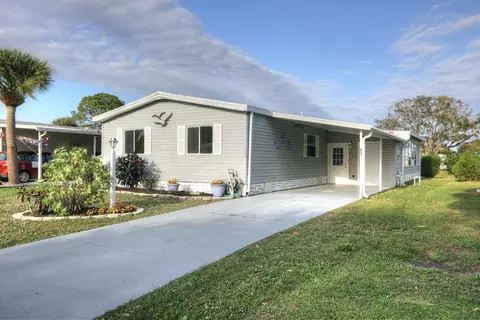 852 Waterway Dr, Barefoot Bay, FL 32976