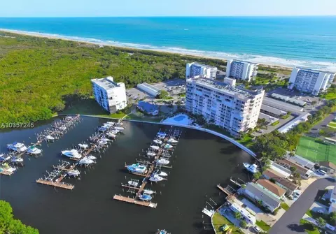5167 N Highway A1a #402, Hutchinson Island, FL 34949