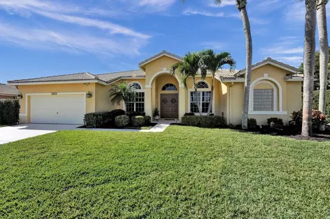 3761 Cypress Lake Dr, Lake Worth, FL 33467