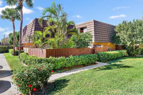 2018 20th Ct, Jupiter, FL 33477 photo 4