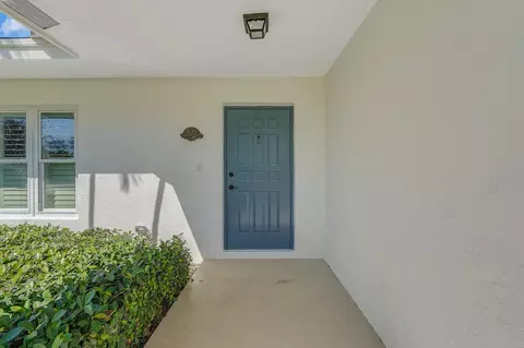 1 Chapel Cir, Tequesta, FL 33469 photo 8