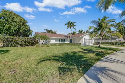 1 Chapel Cir, Tequesta, FL 33469 photo 3