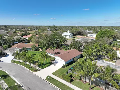 1 Chapel Cir, Tequesta, FL 33469 photo 5