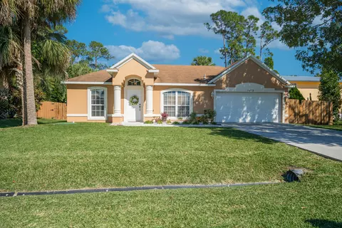 1073 SW Dalton Ave, Port Saint Lucie, FL 34953