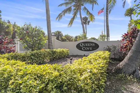 121 Queens Rd, Hutchinson Island, FL 34949