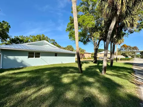 500 NW Stuart Ave, Stuart, FL 34994 photo 5