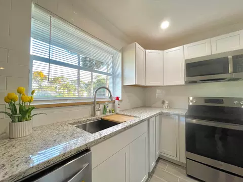 500 NW Stuart Ave, Stuart, FL 34994 photo 14