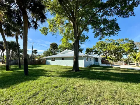 500 NW Stuart Ave, Stuart, FL 34994 photo 4