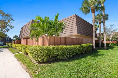 2330 23rd Ct, Jupiter, FL 33477