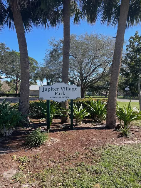 112 Banyan Cir, Jupiter, FL 33458 photo 13