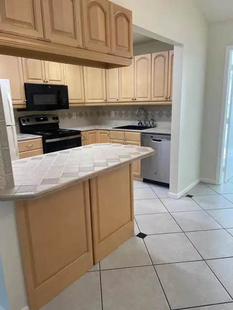 112 Banyan Cir, Jupiter, FL 33458 photo 3