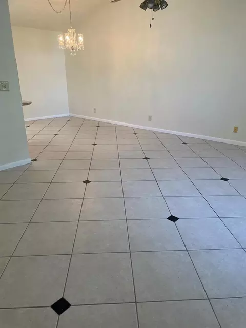112 Banyan Cir, Jupiter, FL 33458 photo 4
