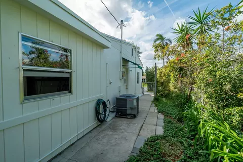 908 Wright Dr, FL 33461 photo 42