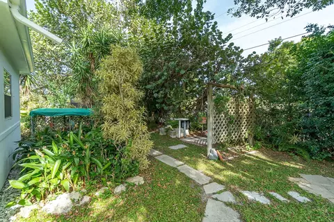 908 Wright Dr, FL 33461 photo 40
