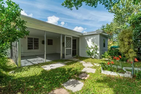 908 Wright Dr, FL 33461 photo 39