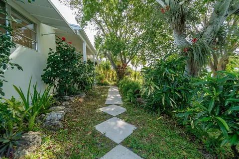 908 Wright Dr, FL 33461 photo 6