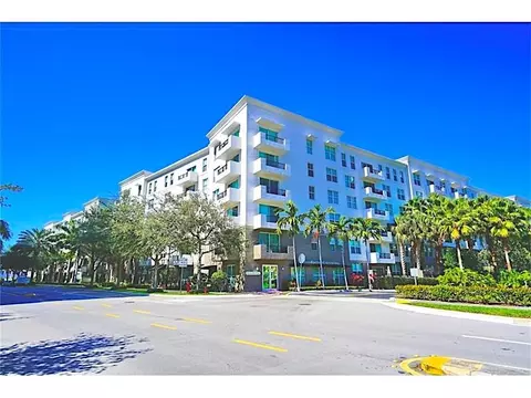 2421 NE 65th St #501, Fort Lauderdale, FL 33308