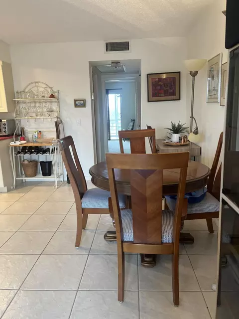 4074 Cornwall D, Boca Raton, FL 33434 photo 4