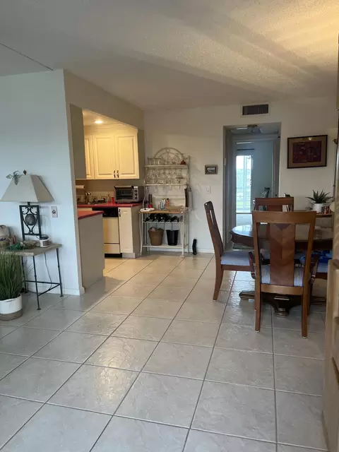 4074 Cornwall D, Boca Raton, FL 33434 photo 2