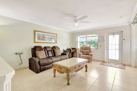 196 Cambridge #H, West Palm Beach, FL 33417