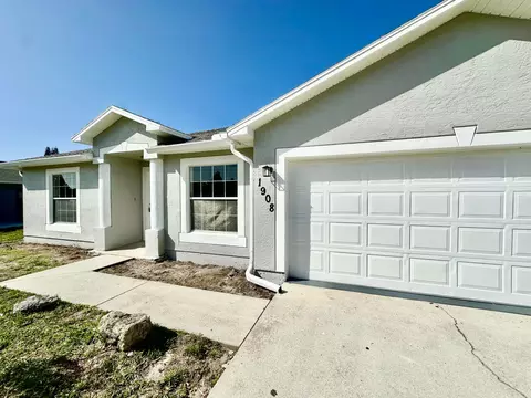 1908 SE Mantua St, Port Saint Lucie, FL 34952