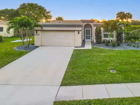 6791 Fountains Cir, Lake Worth, FL 33467